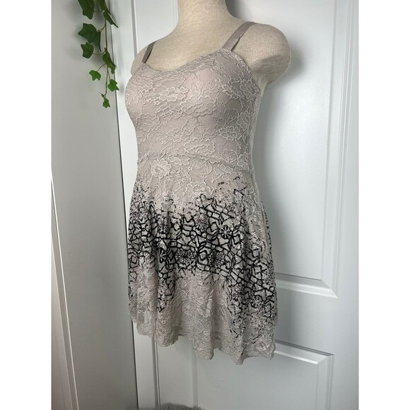 Free People Flocked Sweetheart-Neck Lace Dress sz medium - Picture 2 of 5